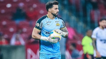 América tiene como opción para el arco a un brasileño.