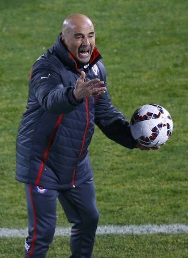 Unai Emery in Qatar to meet PSG officials