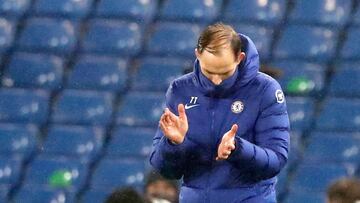 Chelsea's German head coach Thomas Tuchel (L) reacts at the final whistle during the English Premier League football match between Chelsea and Wolverhampton Wanderers at Stamford Bridge in London on January 27, 2021. (Photo by Frank Augstein / POOL /