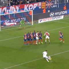 El golazo de Falcao de tiro libre en la victoria del Mónaco