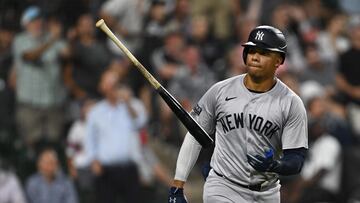 CHICAGO, ILLINOIS - AUGUST 13: Juan Soto #22 of the New York Yankees tosses his bat after a solo home run in the seventh inning against the Chicago White Sox at Guaranteed Rate Field on August 13, 2024 in Chicago, Illinois. Quinn Harris/Getty Images/AFP (Photo by Quinn Harris / GETTY IMAGES NORTH AMERICA / Getty Images via AFP)