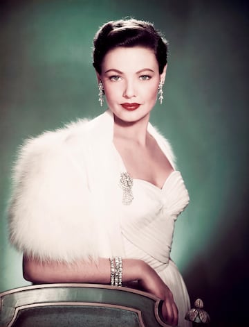 Nació en Brooklyn, Nueva York, EE.UU. el 19 de noviembre de 1920. La actriz protagonizó grandes películas como, "Laura", "Que el cielo la juzgue" y "El fantasma y la señora Muir" entre otras muchas. 