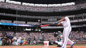 SEATTLE, WASHINGTON - JULY 10: Vladimir Guerrero Jr. #27 of the Toronto Blue Jays bats during the T-Mobile Home Run Derby at T-Mobile Park on July 10, 2023 in Seattle, Washington.   Steph Chambers/Getty Images/AFP (Photo by Steph Chambers / GETTY IMAGES NORTH AMERICA / Getty Images via AFP)