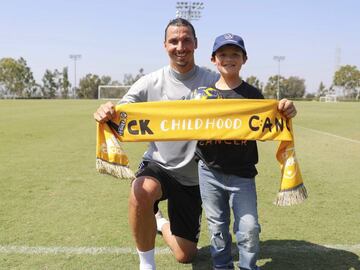 Las grandes estrellas de la MLS visitaron a ni&ntilde;os con c&aacute;ncer gracias a la campa&ntilde;a Kicks Chilhood Cancer que comenz&oacute; a principios de este mes.