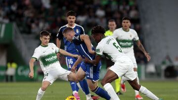 Partido de la jornada 34 de LaLiga Hypermotion entre Elche y Oviedo.