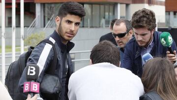 Marco Asensio es uno de los once meritorios que ayer se concentraron con España. A su llegada a Las Rozas declaró que su idea “es jugar la próxima temporada en el Real Madrid. Estar con la Selección es un premio a la temporada y un orgullo personal”.