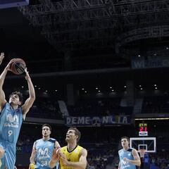 El Movistar Estudiantes mantiene vivo el sueño del playoff