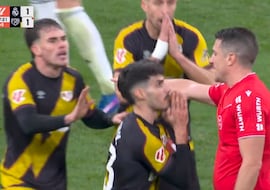 Vean el penalti surrealista del Rayo en el 98′ que le condenó en el Bernabéu