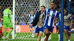 Wenderson Galeno, jugador del Oporto, celebra el gol anotado ante el Arsenal en Champions League.