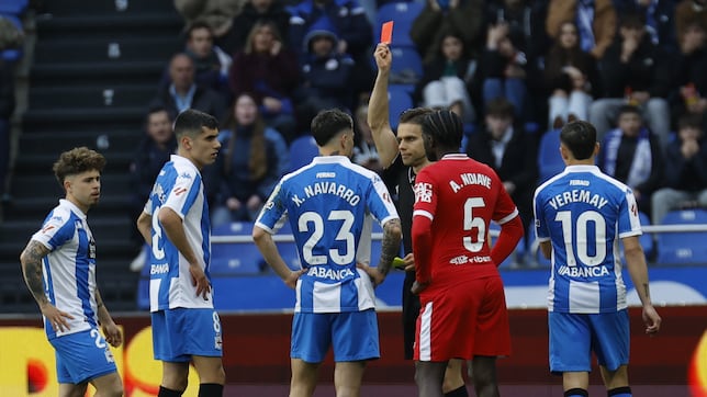 Ximo, expulsión, lesión y prácticamente adiós a la temporada