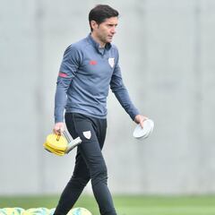 Marcelino, dolido al ver que Barkala y Arechabaleta han hablado con otros técnicos