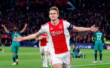 The young Dutch international has agreed to a five-year contract at the Juventus Stadium worth 24 million euros a year, according to reports.