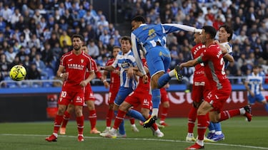 El Deportivo ganó al Córdoba con dos goles de su defensa. Noubi marcó el primero, con un remate de cabeza, en una falta. Además, salvó un gol, al estar en el sitio oportuno, en un disparo que entraba en la portería.