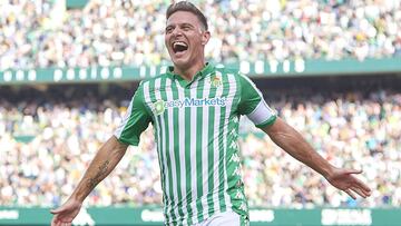 SEVILLE, SPAIN - DECEMBER 08: Joaquin Sanchez of Real Betis celebrates scoring his team's third goal during the Liga match between Real Betis Balompie and Athletic Club at Estadio Benito Villamarin on December 08, 2019 in Seville, Spain. (Photo by Qu