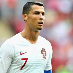 La FIFA niega que el árbitro pidiera la camiseta a Cristiano