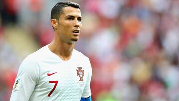 La FIFA niega que el ¨¢rbitro pidiera la camiseta a Cristiano
