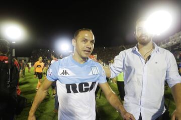 Reciente campeón con Racing, la opción de que vuelva a Chile es lejana. Sin embargo, un hombre en su posición ayudaría mucho al mediocampo de la U.