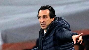 Villarreal&#039;s Spanish coach Unai Emery gestures on the touchline during the UEFA Europa League semi-final, 2nd leg football match between Arsenal and Villarreal at the Emirates Stadium in London on May 6, 2021. (Photo by Adrian DENNIS / AFP)