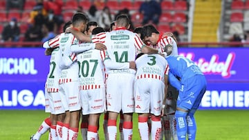 Jugadores del Necaxa previo a un partido contra Rayados de Monterrey