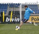 Iker Casillas trabajó con balón sobre el césped de Valdebebas