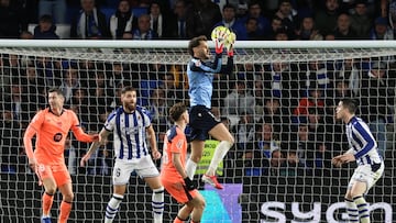 Álex Remiro fue el mejor del partido entre la Real Sociedad y el Barcelona en Anoeta.