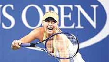 <b>PODEROSA. </b>Sharapova encandiló a los espectadores con su juego.