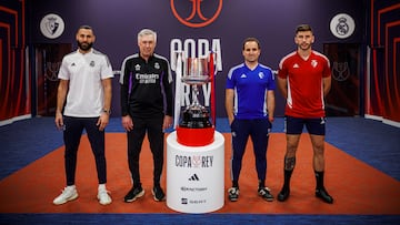 Presentación del partido de la Copa del Rey con los capitanes y entrenadores del Real Madrid y Osasuna. En la imagen, Karim Benzema, Carlo Ancelotti, Jagoba Arrasate y David García.