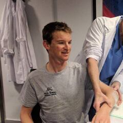 Chris Butler, operado con éxito tras su caída en Almería