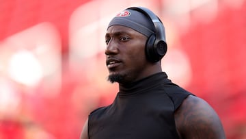 SANTA CLARA, CALIFORNIA - SEPTEMBER 21: Deebo Samuel #19 of the San Francisco 49ers warms up prior to the game against the New York Giants at Levi's Stadium on September 21, 2023 in Santa Clara, California.   Ezra Shaw/Getty Images/AFP (Photo by EZRA SHAW / GETTY IMAGES NORTH AMERICA / Getty Images via AFP)