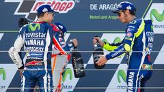 Jorge Lorenzo y Valentino Rossi en el podio del GP de Arag&oacute;n.