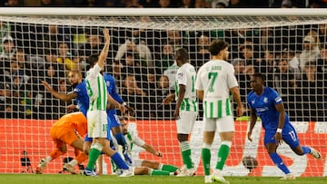 Soccer Football - Europa League - Group C - Real Betis v Rangers - Estadio Benito Villamarin, Seville, Spain - December 14, 2023  Rangers' Kemar Roofe celebrates scoring their third goal REUTERS/Marcelo Del Pozo