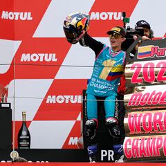Las vacas sagradas de MotoGP se rinden a David Alonso