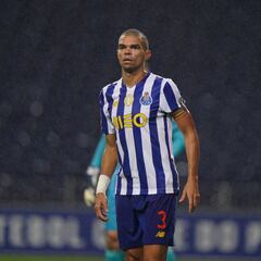 El Madrid en llamas mientras Pepe vive su segunda juventud