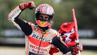 Márquez celebrando su victoria en Brno.