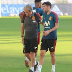 Aarón Martín, baja ante Irlanda del Norte por la rodilla