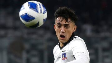 Futbol, Colo Colo vs Nublense.
Fecha 15, campeonato Nacional 2022.
El jugador de Colo Colo Pablo Solari, izquierda , juega el balon contra Nublense durante el partido por la primera division disputado en el estadio Monumental.
Santiago, Chile.
30/05/2022
Jonnathan Oyarzun/Photosport
Football, Colo Colo vs Nublense.
15th date, 2022 National Championship.
Colo Colo’s player Pablo Solari, left , play the ball against Nublense during the first division match held at Monumental stadium.
Santiago, Chile.
05/30/2022
Jonnathan Oyarzun/Photosport