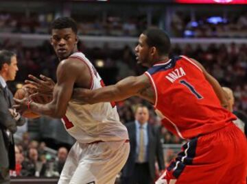 Jimmy Butler y Trevor Ariza.