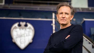 Chema Sanz sustituye a Adri¨¢n Esteve en el filial del Levante