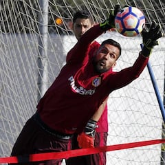 Moyá se ejercitó en la portería junto a Vercellone