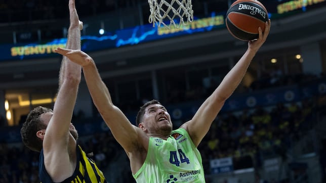 Parra y Parker acercan al Barça al playoff