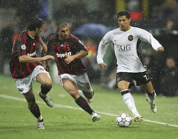 Un joven Cristiano Ronaldo buscaba liderar a los 'Red Devils' a la final de la Champions. La ida la ganaron los ingleses con marcador de 3-2 y para la vuelta los italianos se impusieron 3-0.