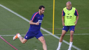 Godín entrenando.