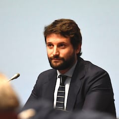 Cambio de cromos en el Consejo del Sevilla