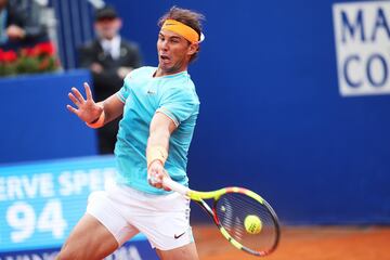 Rafael Nadal se impuso 6-3 y 6-3 sobre David Ferrer en los octavos de final del Conde de Godó de Barcelona.