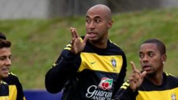 <b>FUNDAMENTAL. </b>Luisao celebrando el título de Liga con el Benfica.