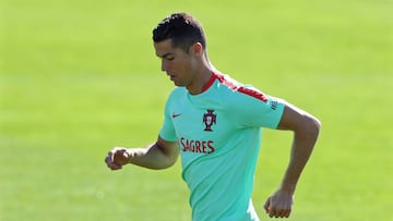 Cristiano vuelve a entrenarse con normalidad con Portugal