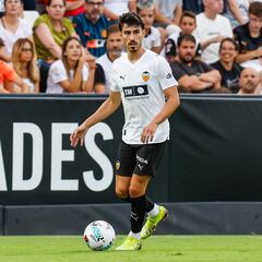 André Almeida amplía su contrato