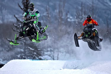 Tercera jornada de los X Games de invierno de Aspen 2026 en la estación de esquí Buttermilk. De las tres disciplinas participantes (esquí acrobático, snowboard y motos de nieve) son estas últimas las que acaparan la atención del público por su espectacularidad. Willie Elam (EE UU) y Brett Turcotte (Canadá) compiten en la prueba de velocidad y estilo. 