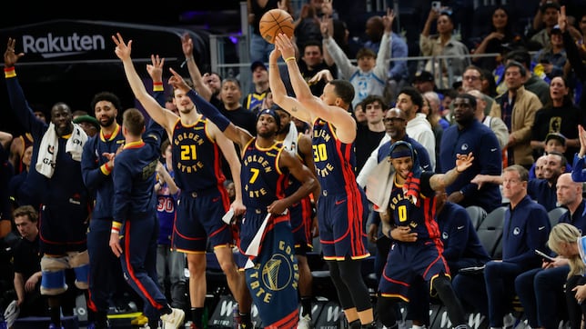 Warriors vs. Nuggets: Thrilling NBA face-off in the Chase Center Warriors vs. Nuggets: Thrilling NBA face-off in the Chase Center