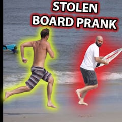 Cámara oculta: roban la tabla de skimboard a un niño en la playa